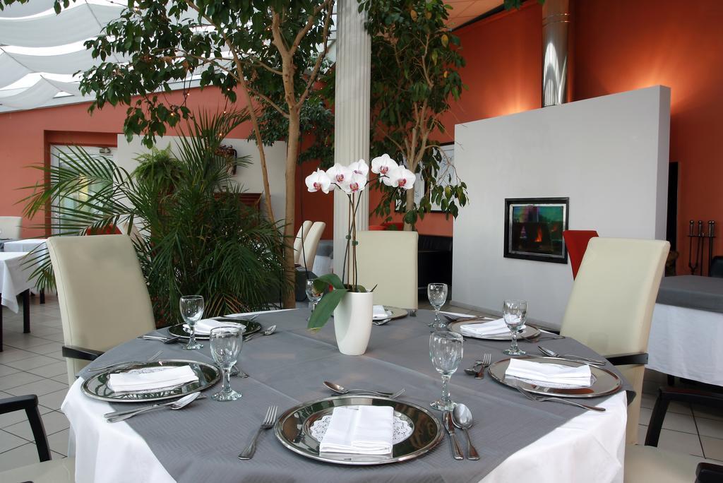 Nebozizek Hotel A Restaurant Praga Esterno foto
